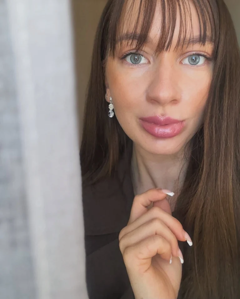 Lena, die Ansprechpartnerin von Grounded Lotus